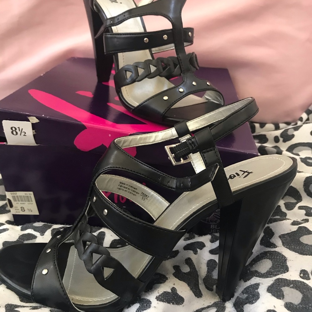 Fioni 4” heels with silver studs.